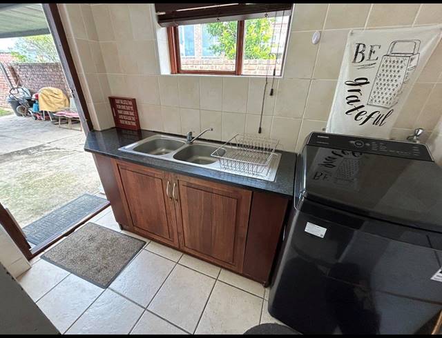 4 BEDROOM HOUSE FOR SALE IN WAVECREST